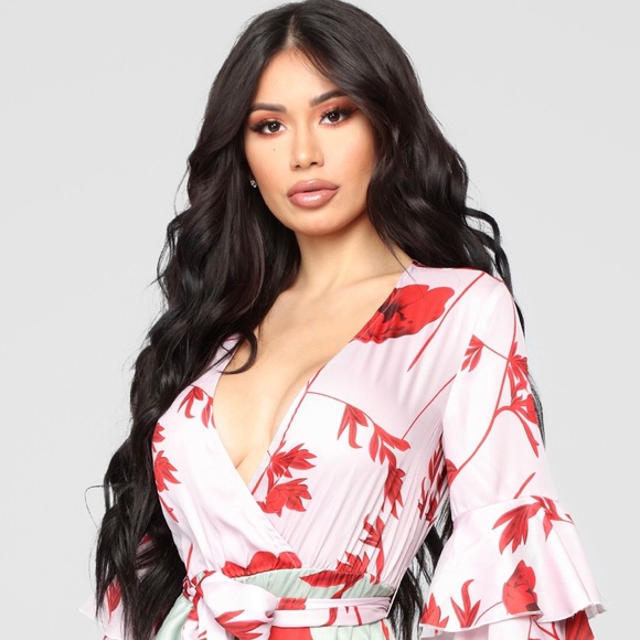 Fashion Nova Women's White & Red Printed 3/4 Sleeve Maxi Dress Size Small - Picture 2 of 2